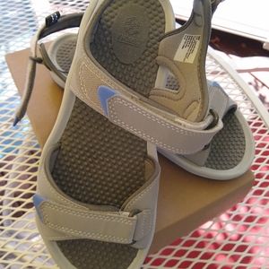 KHOMBU SANDLES SIZE 9